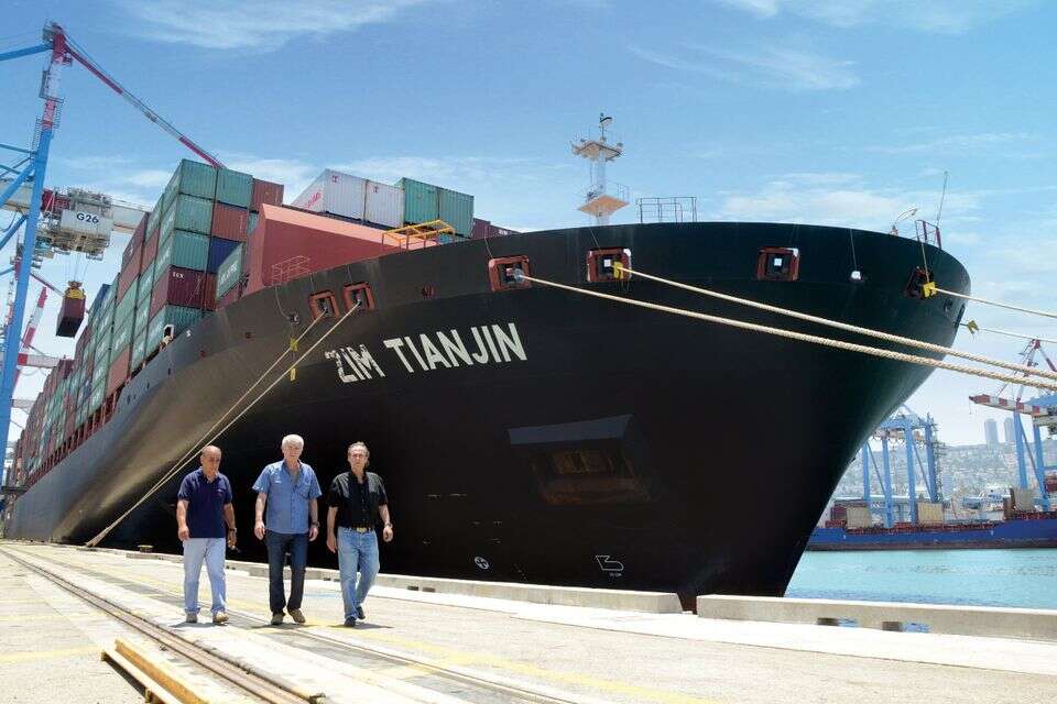 ספינה של חברת צים , אפרת אשל