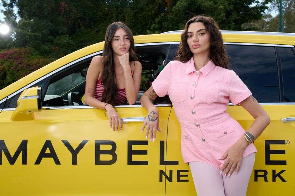 פרידה על סט הצילומים , שלו אריאל