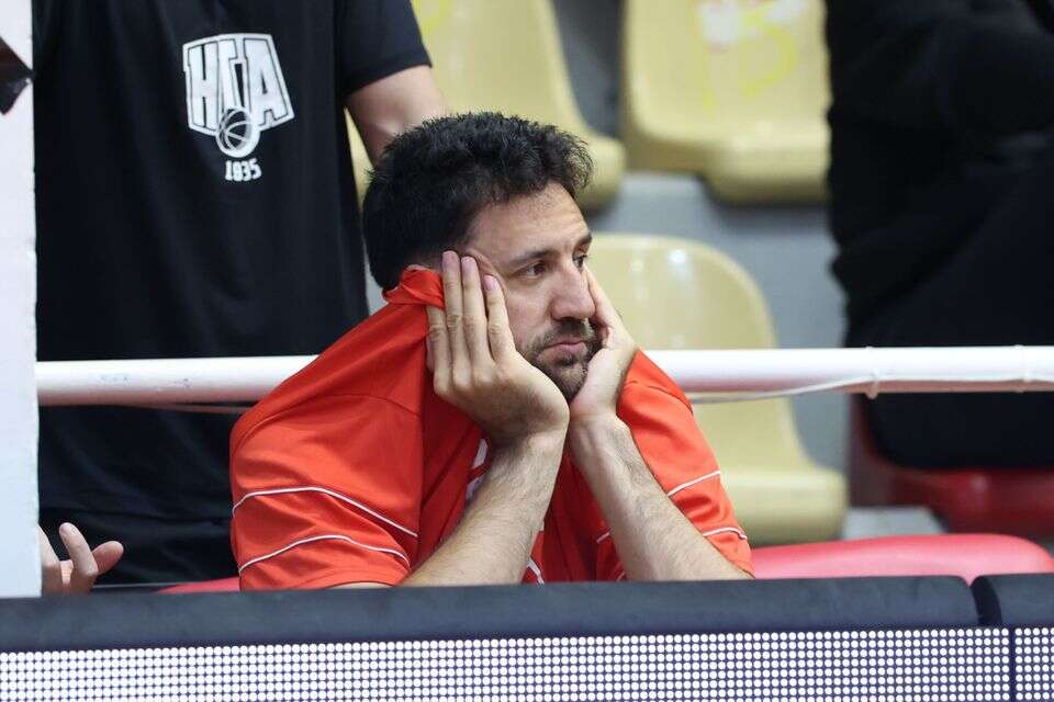 וסיליה מיציץ' צופה מהצד , דני מרון