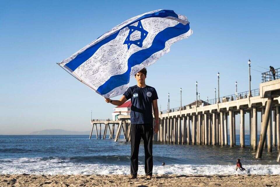 התלמיד התעוור בבית ספר: עכשיו הוא מייצג את ישראל באליפות העולם בגלישת גלים , ללא