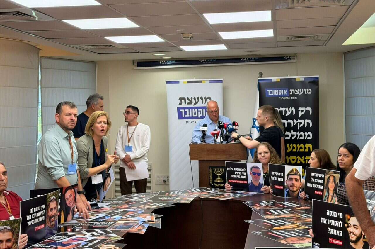 Captivity survivor Rom Breslavsky in the Knesset: "Resign, you killed the people of Israel"