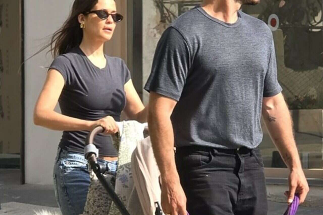 Tehran to Tel Aviv: the actor couple on a trip with the child