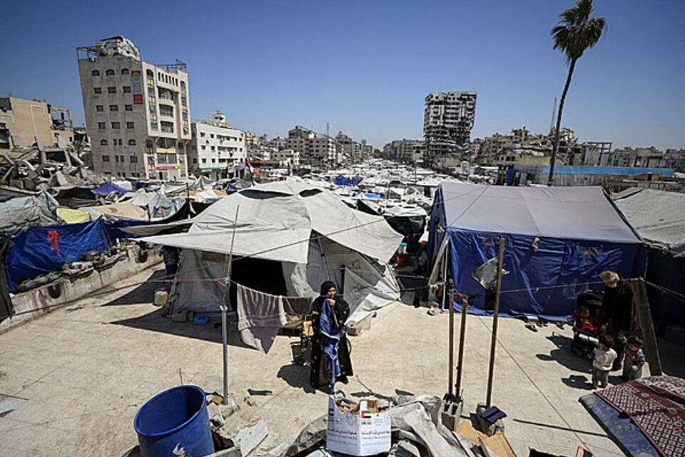 לעזתים נמאס מהתנאים והם בעד פירוז הרצועה , רויטרס