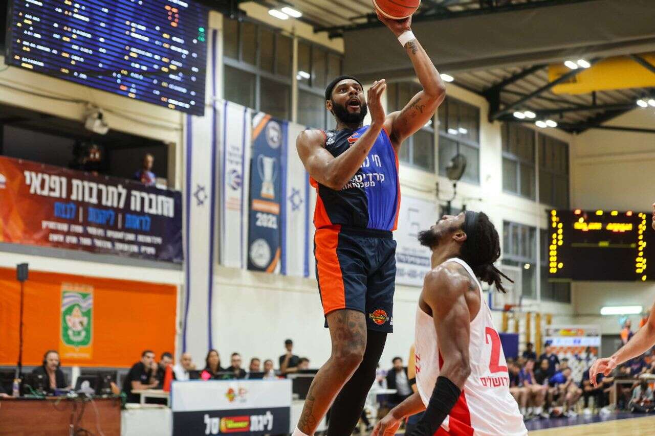 On the way to the playoffs: Ironi Ness Ziona beat Hapoel Jerusalem 93:97