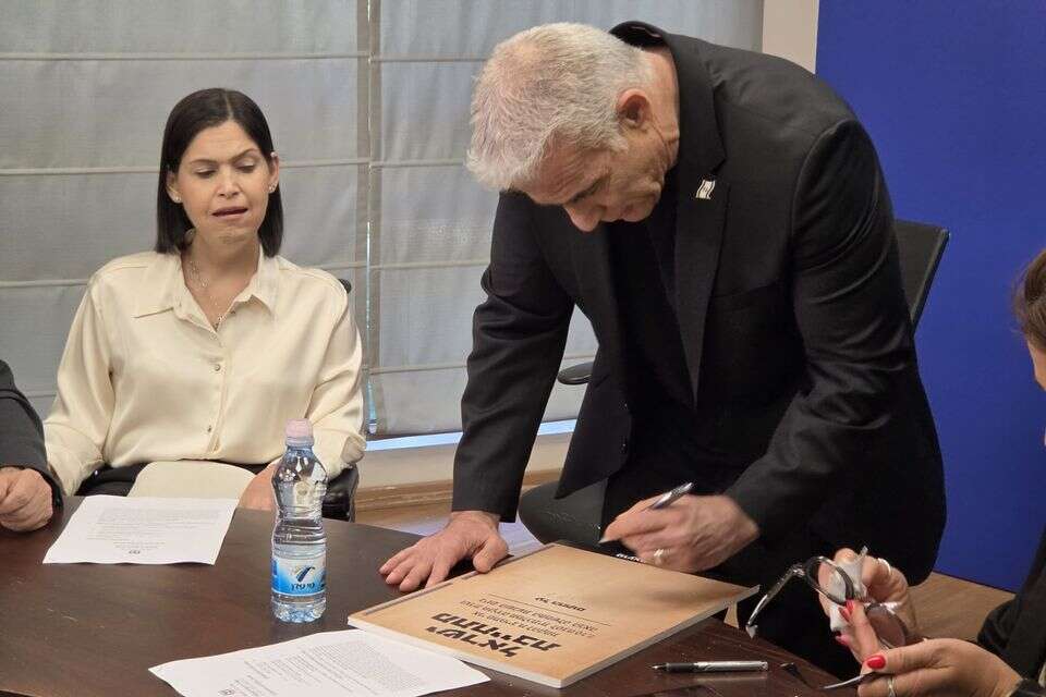 לפיד, ליברמן, גנץ ויאיר גולן כבר חתמו על התחייבות להקים ועדת חקירה ממלכתית , מועצת אוקטובר