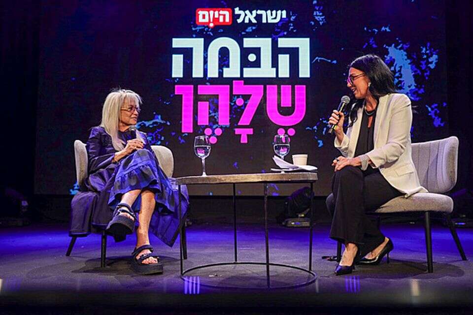הבמה שלהן , אורן בן חקון