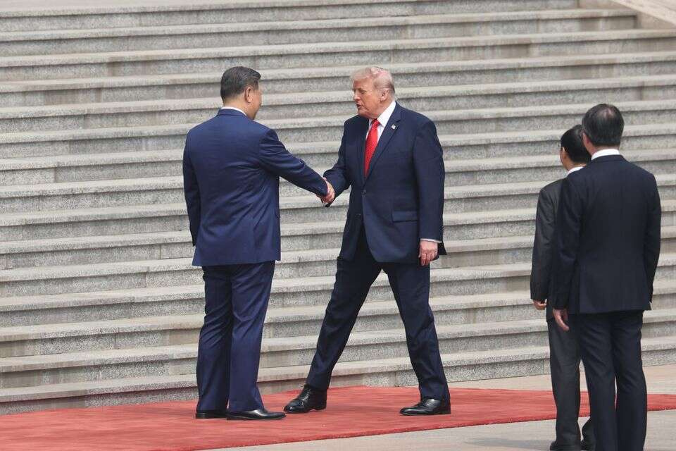 לחיצת היד בין טראמפ לשי , AP