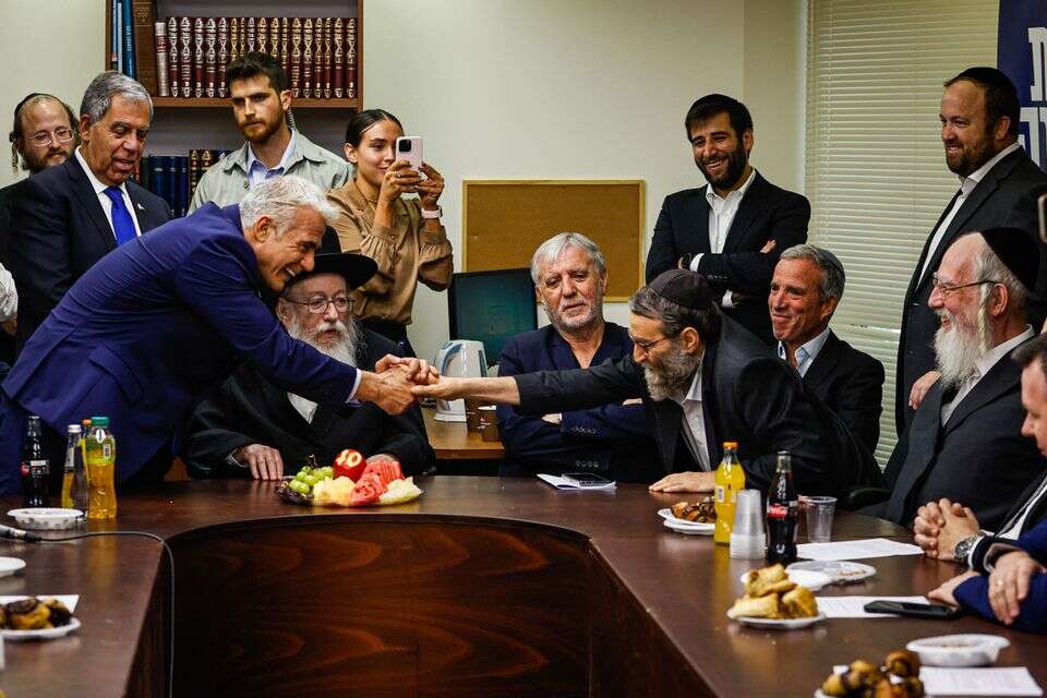 יאיר לפיד ביום הולדת 70 למשה גפני בסיעת יהדות התורה , אורן בן חקון