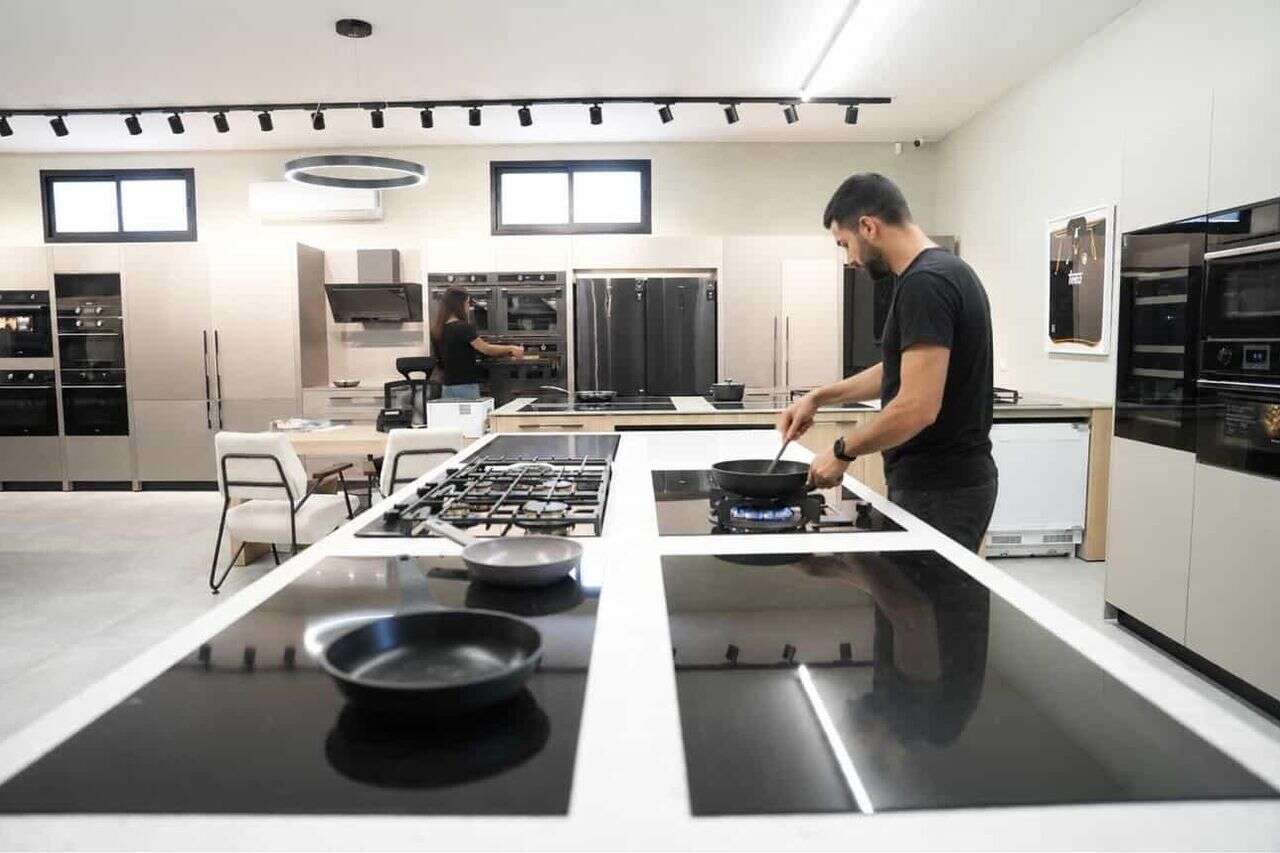 To try electrical appliances before buying - from now on it is possible