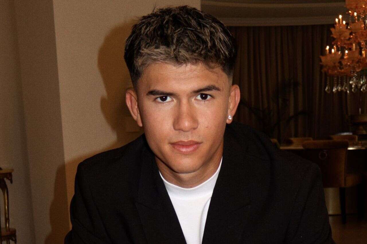 Just before he got married at the age of 20: what did the name Gordon love?
