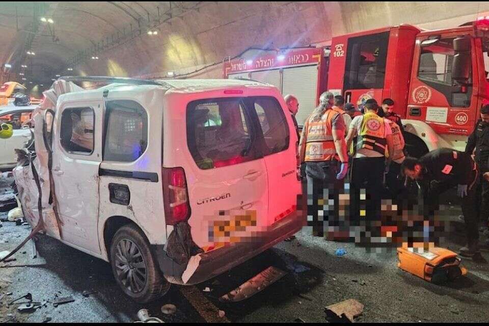 התהפכות רכב בירושלים. שניים נפצעו קשה , תיעוד מבצעי מד"א