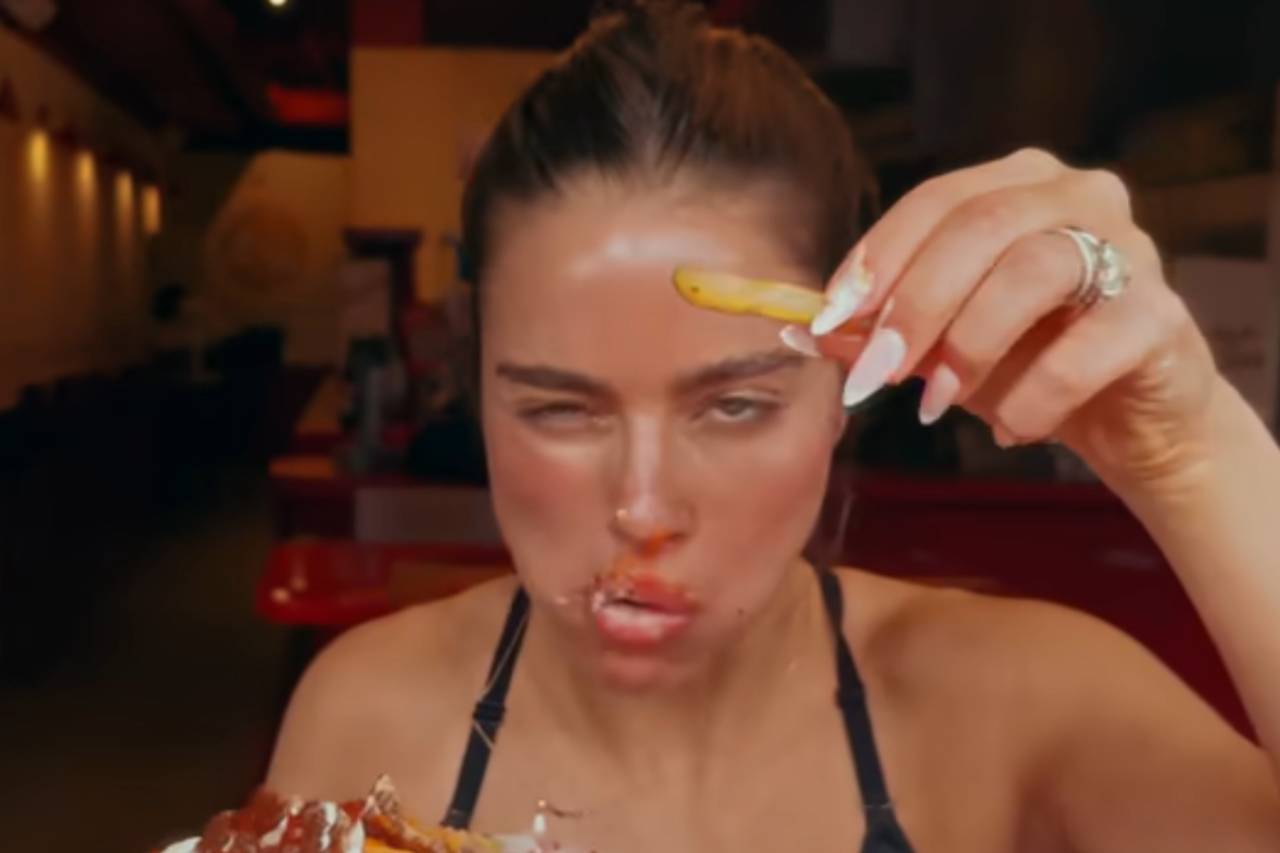 "Pimp of the product": Paula Rosenberg vs. Noa Kirel