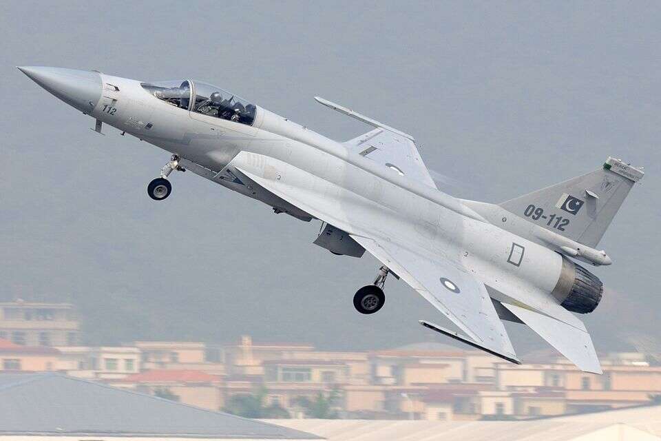 מטוס קרב מדגם JF-17 של חיל האוויר הפקיסטני , ויקיפדיה