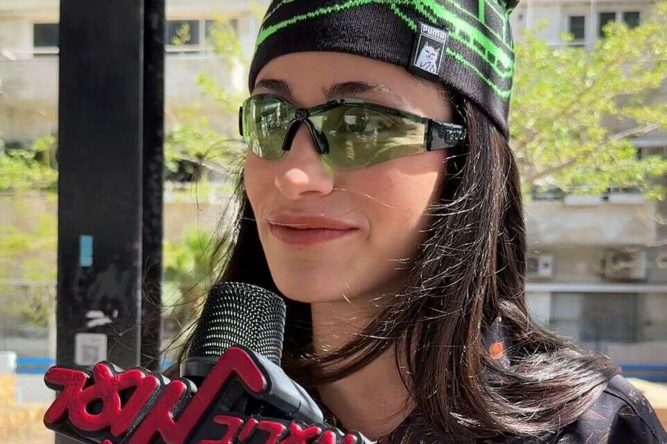 "זו סגירת מעגל בשבילי": שירה זלוף על השער של 'מעריב לנוער'