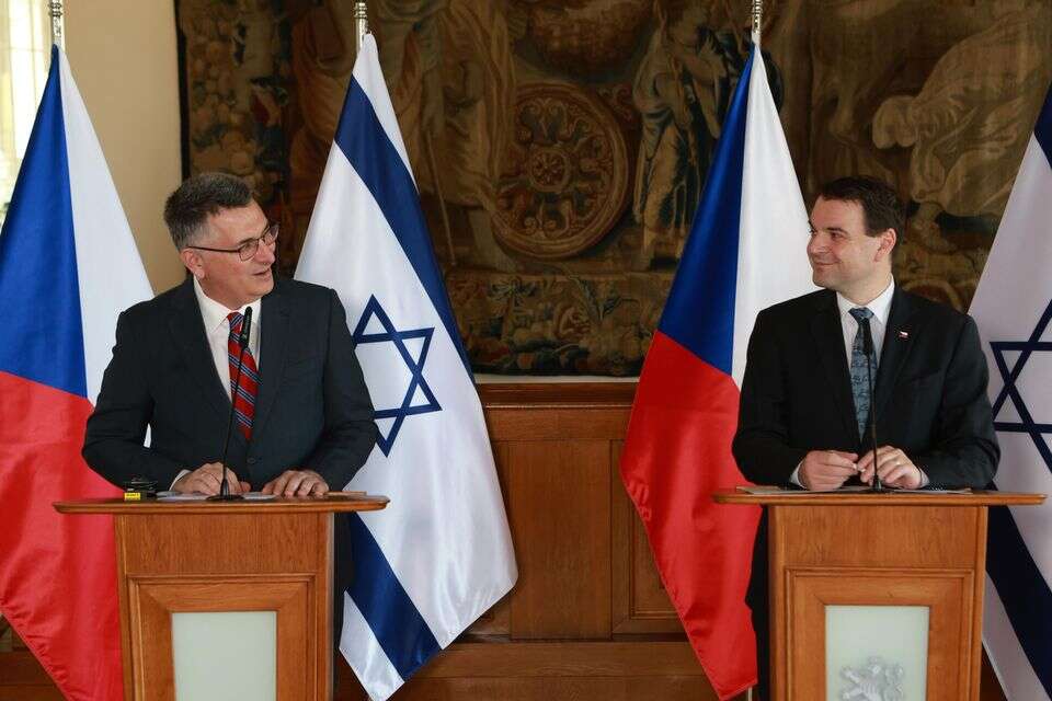 גדעון סער ושר החוץ של צ'כיה פטר מצינקה , שלו מן