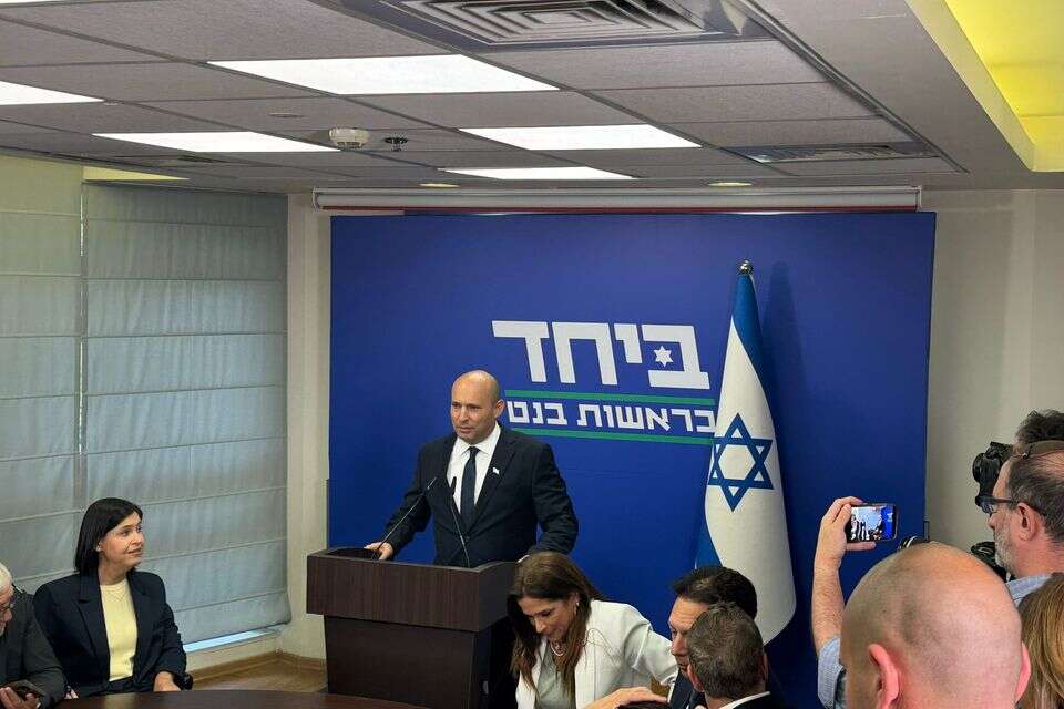 נפתלי בנט , .