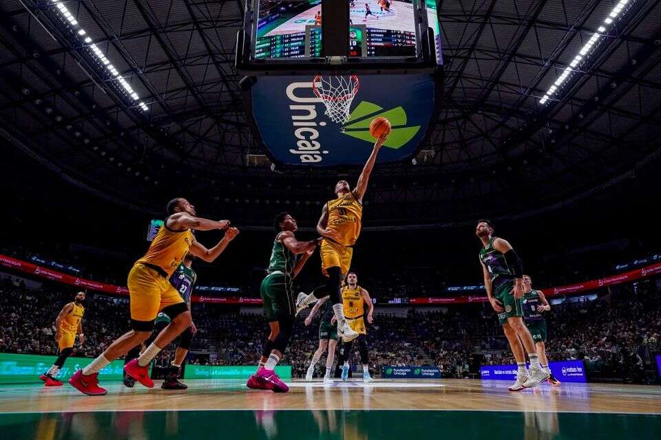 נועם יעקב. יחזור לאירופה , FIBA