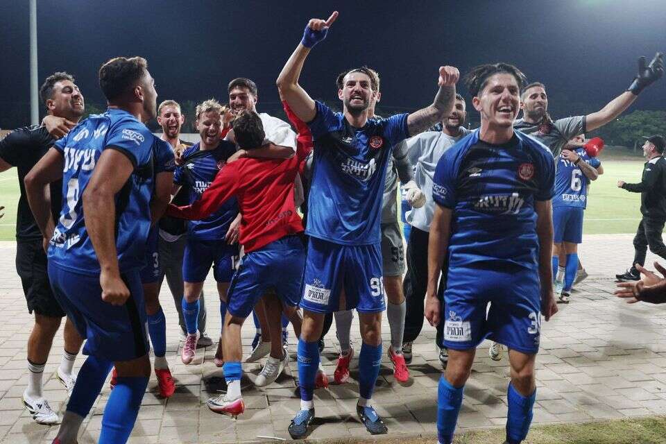 שחקני הפועל רמת גן חוגגים , אלן שיבר
