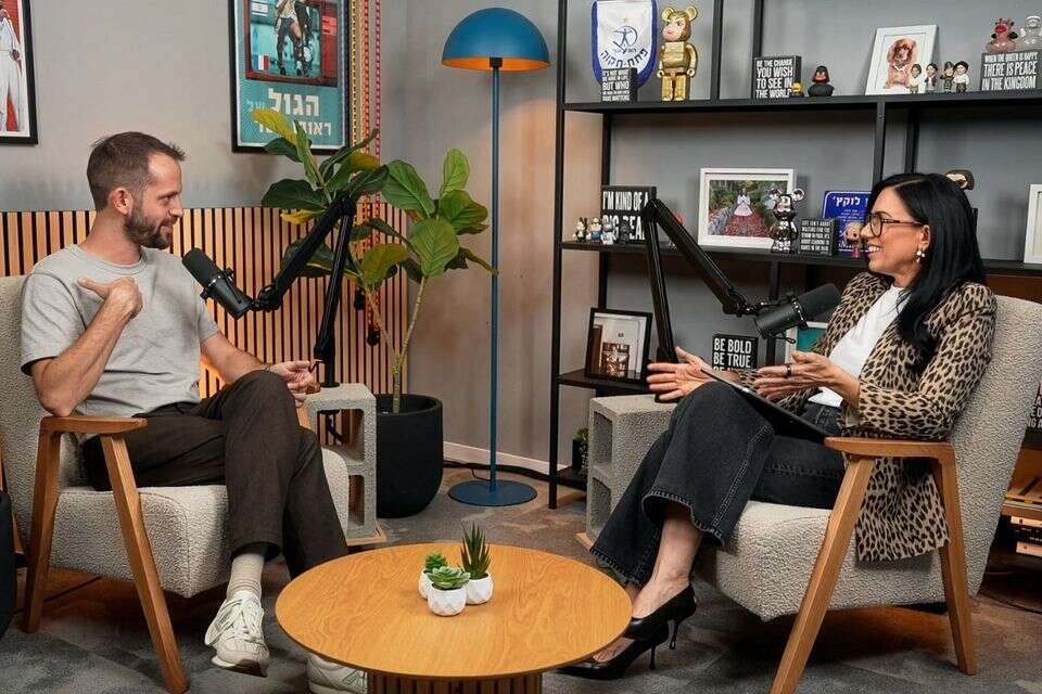 בסלון של יסמין: יסמין לוקץ' מארחת את מתן גץ