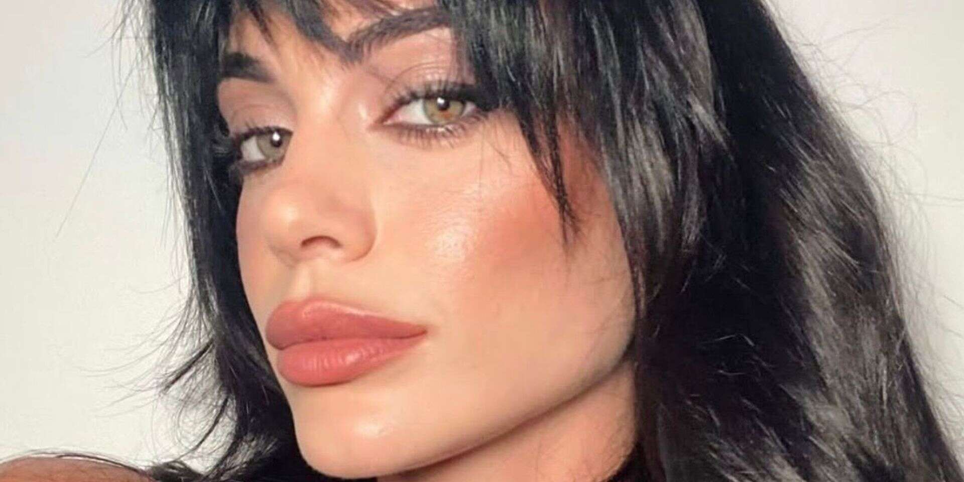 אמיליה אטיאס , אינסטגרם