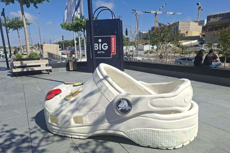 קרוקס ענקי בביג פאשן גלילות , יח"צ