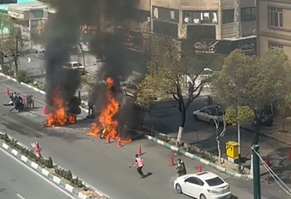 הכל זה מלמעלה. תקיפת כוחות בסיג' באיראן , רשתות חברתיות