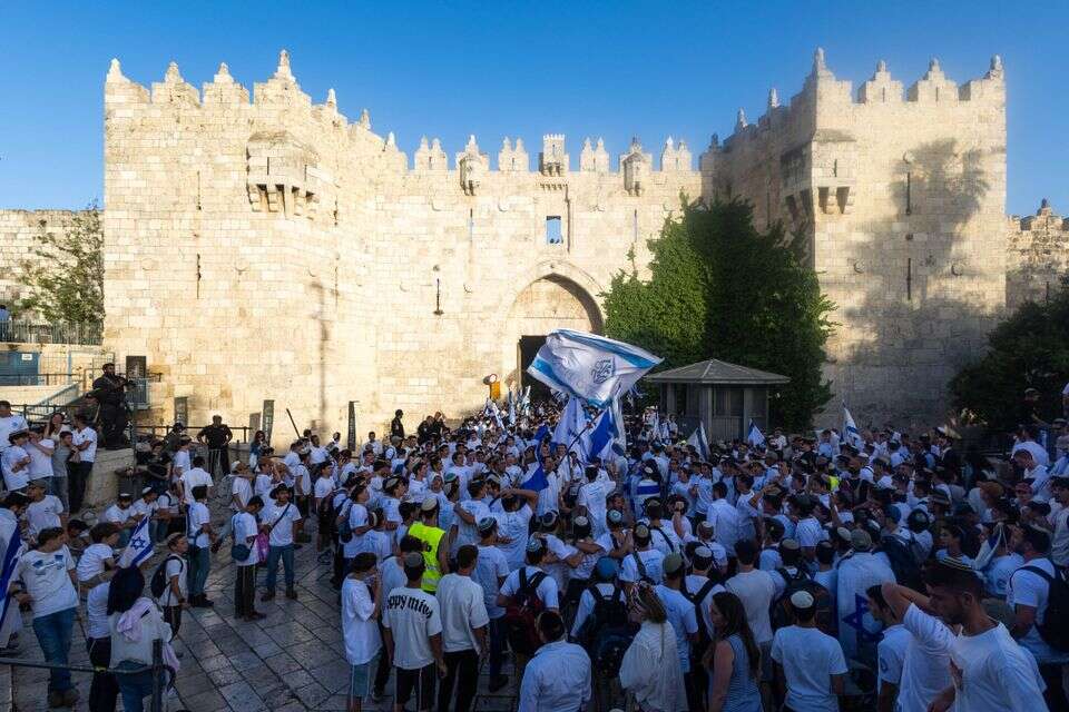 ריקוד הדגלים בירושלים , אורן בן חקון
