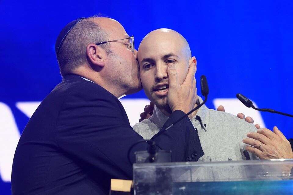 איתן וצביקה מור , קוקו
