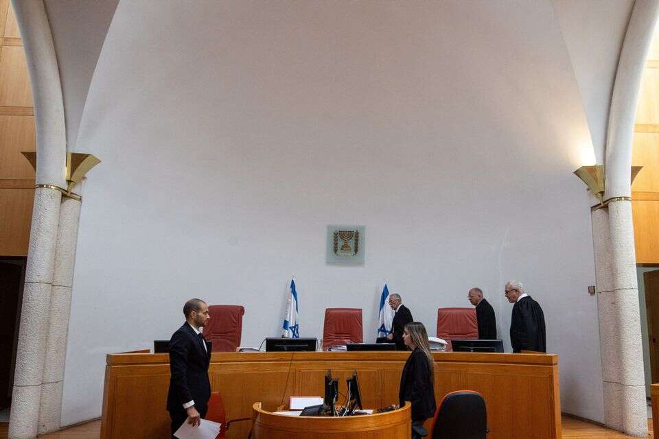 בהמ"ש העליון נגד הרשות השנייה לטלוויזיה ורדיו (ארכיון) , אורן בן חקון

