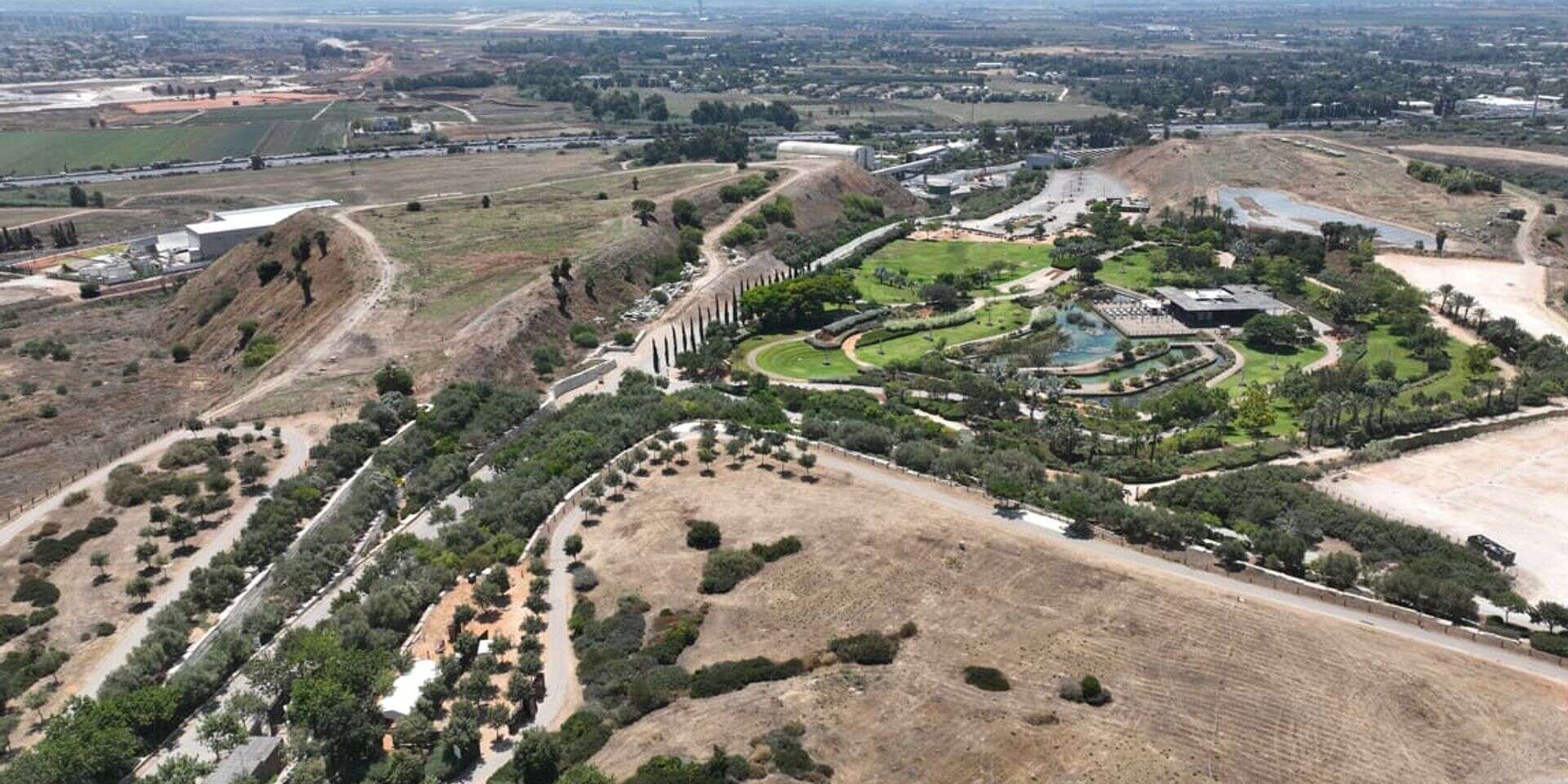 מתחם ההר במבט מלמעלה , דוברות פארק אריאל שרון