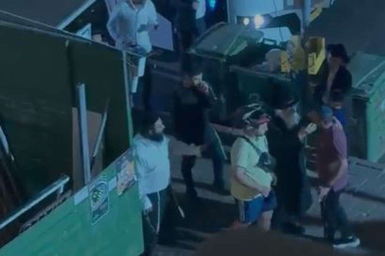 Bnei Brak of Ma'ale, and of Meta: an ultra-Orthodox shouted at a soldier, a knitter protested and an ultra-Orthodox woman asked for a blessing