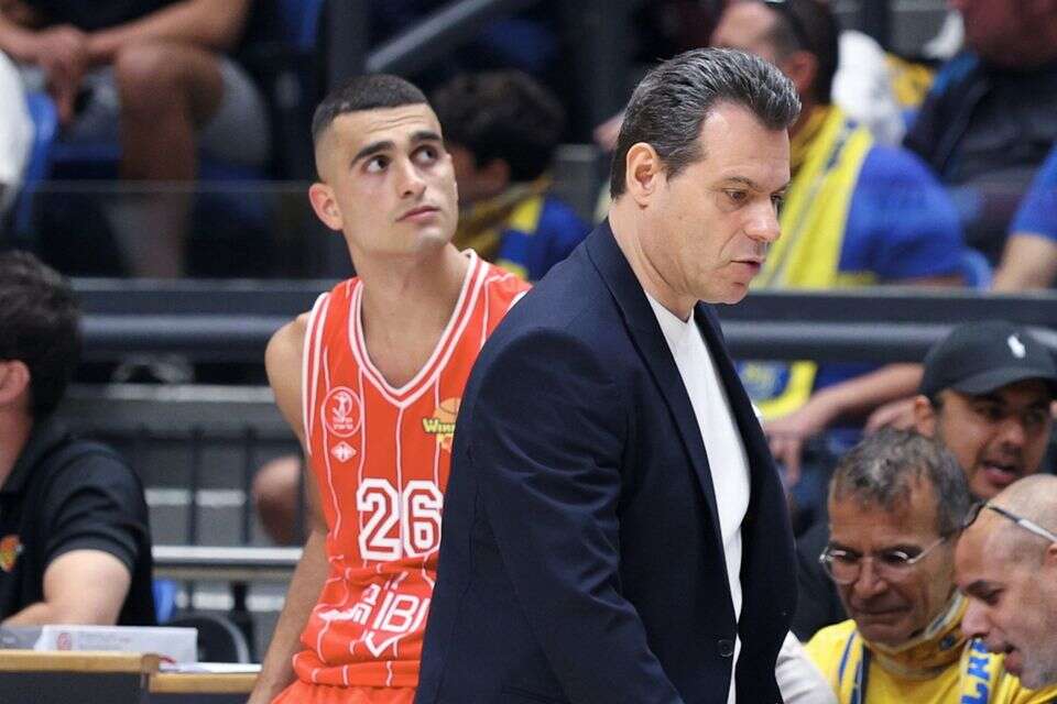 דימיטריס איטודיס וים מדר , אלן שיבר