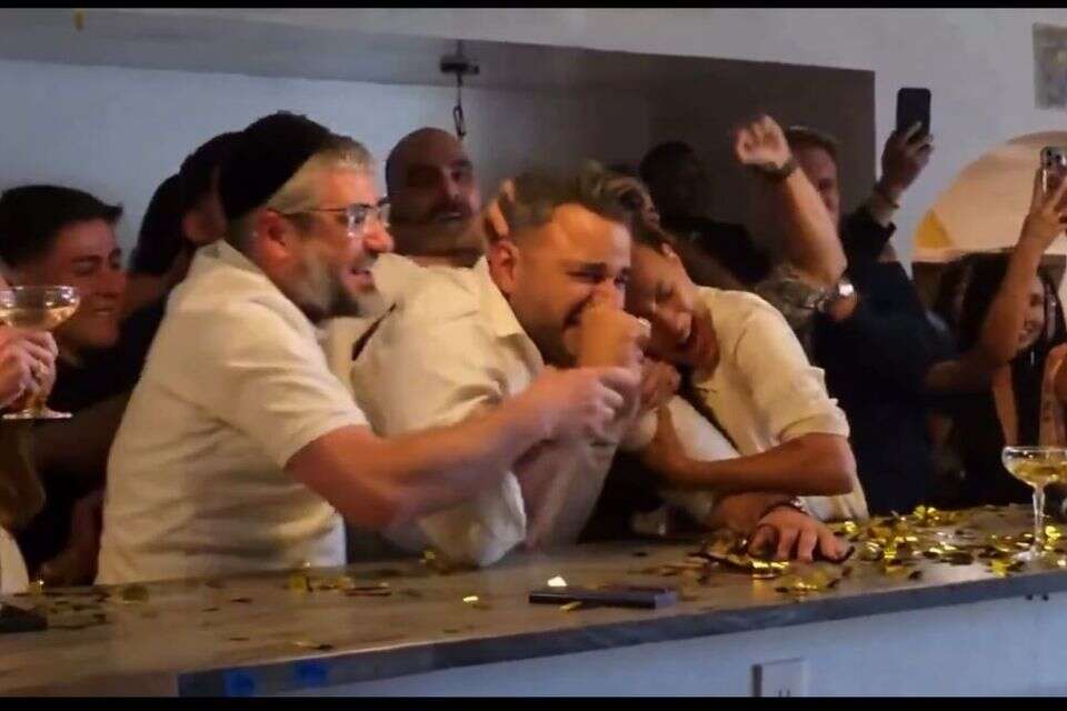 השף רז שבתאי במרכז ברגע ההכרזה , 27 א'