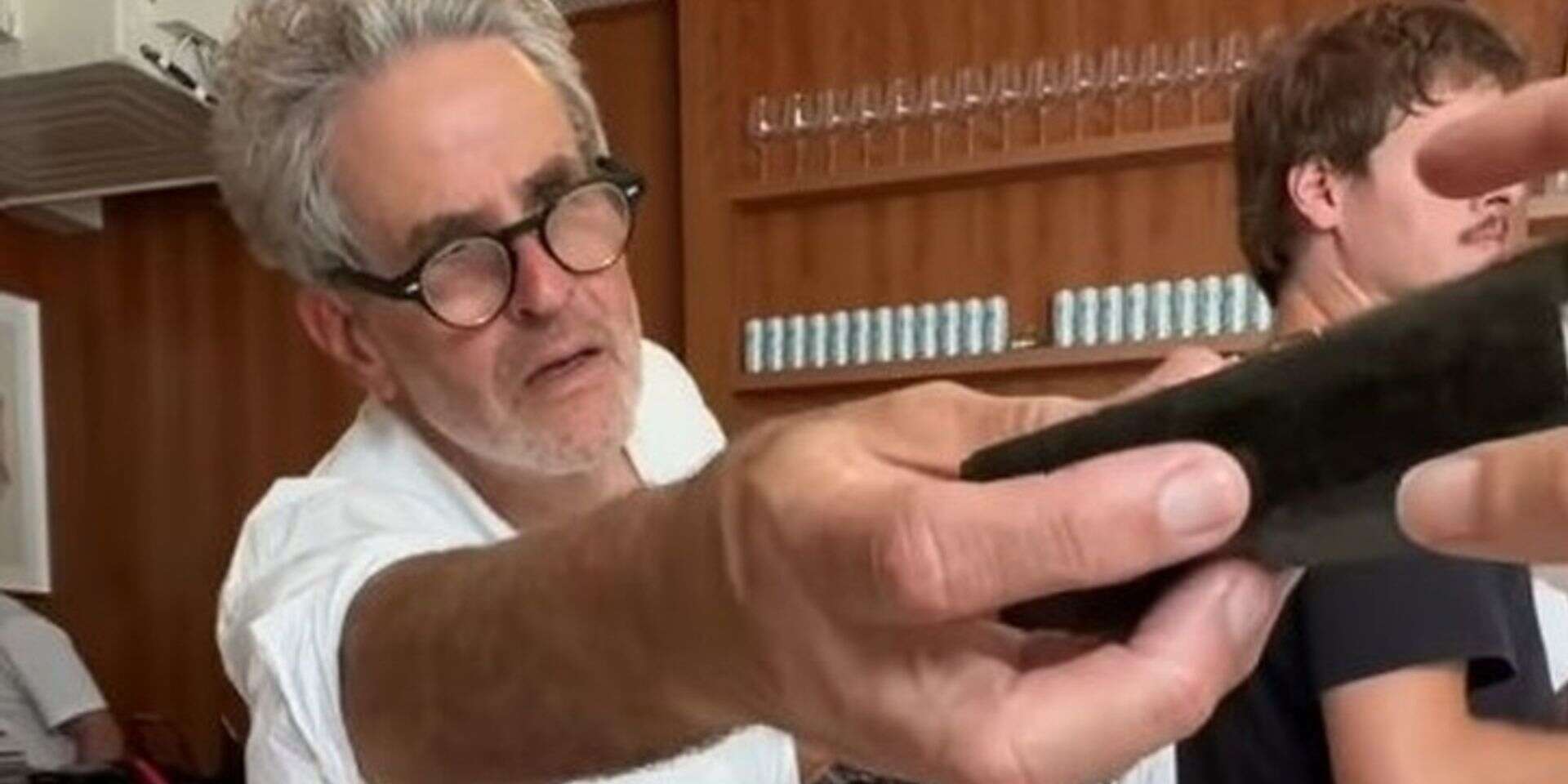 המקום החדש של אייל שני , שימוש לפי סעיף 27א לחוק זכויות יוצרים