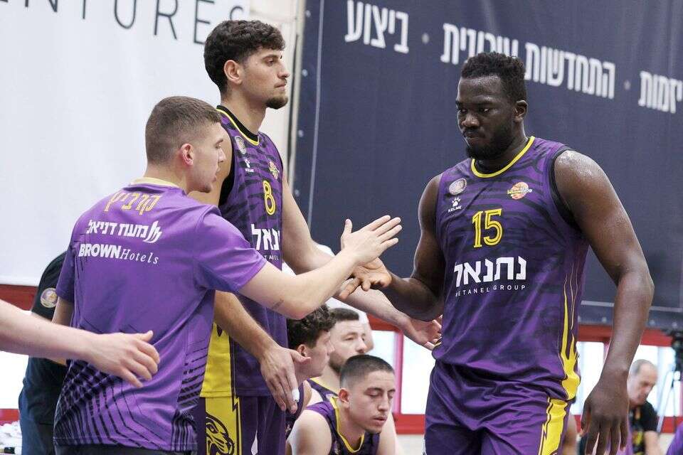 אדאמה סאנוגו , אלן שיבר