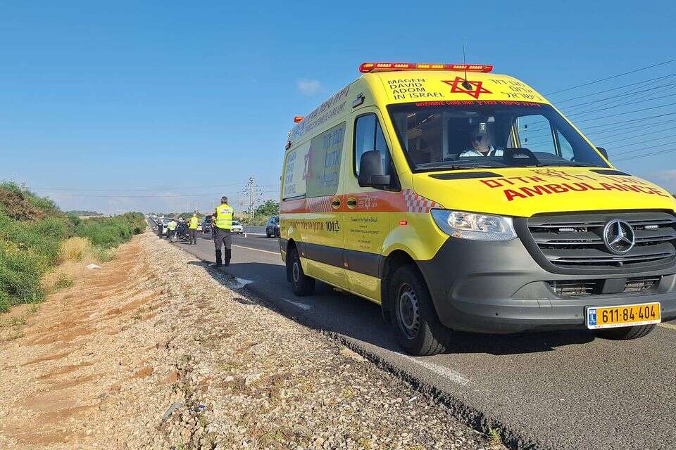 מד"א בזירת האירוע בו נהרג גבר כבן 50 , מד"א