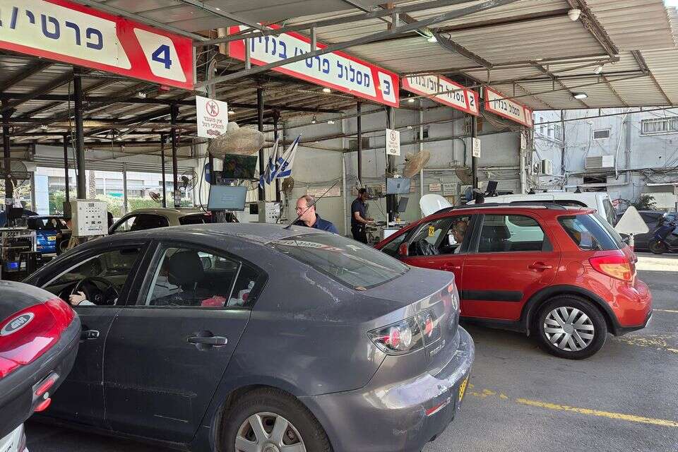 רכבים במכון רישוי , משה שי