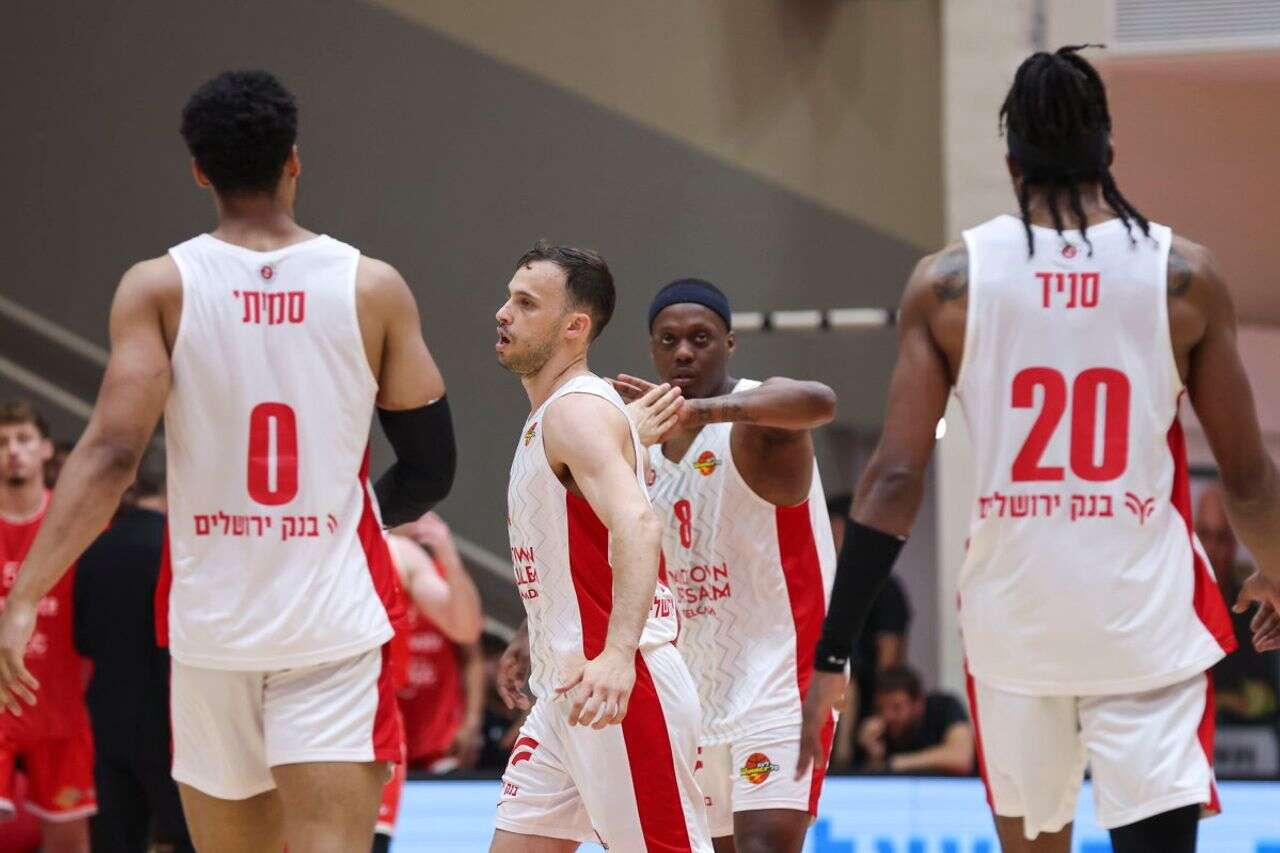 The first in the semi-finals: Hapoel Jerusalem eliminated Hapoel Hamek with 91:98