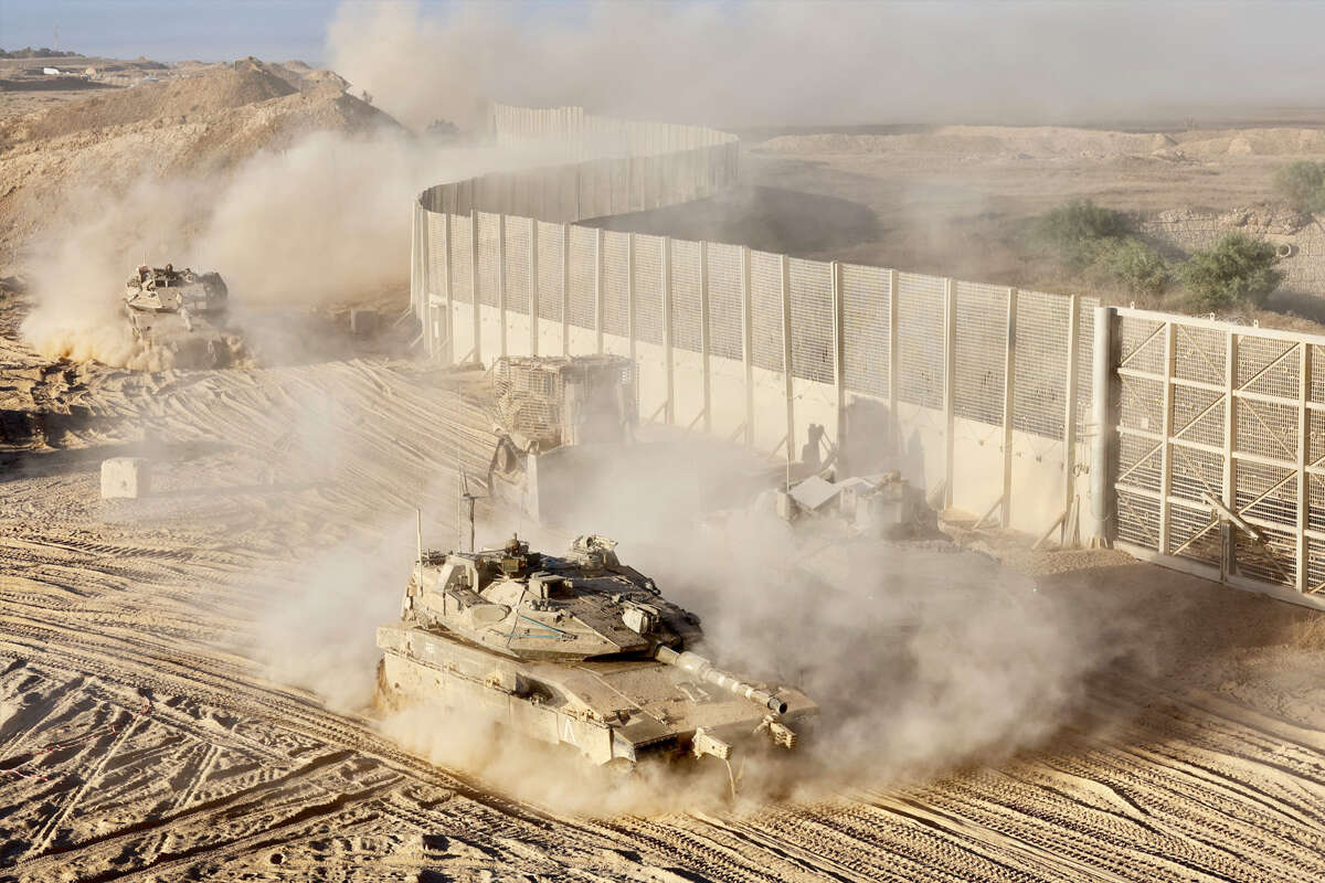 כוחות צה"ל בגבול עזה. לא נשלח כוח רגלי לפתח המנהרה בגזרה הדרומית כפי שהלוי דרש , אורן כהן