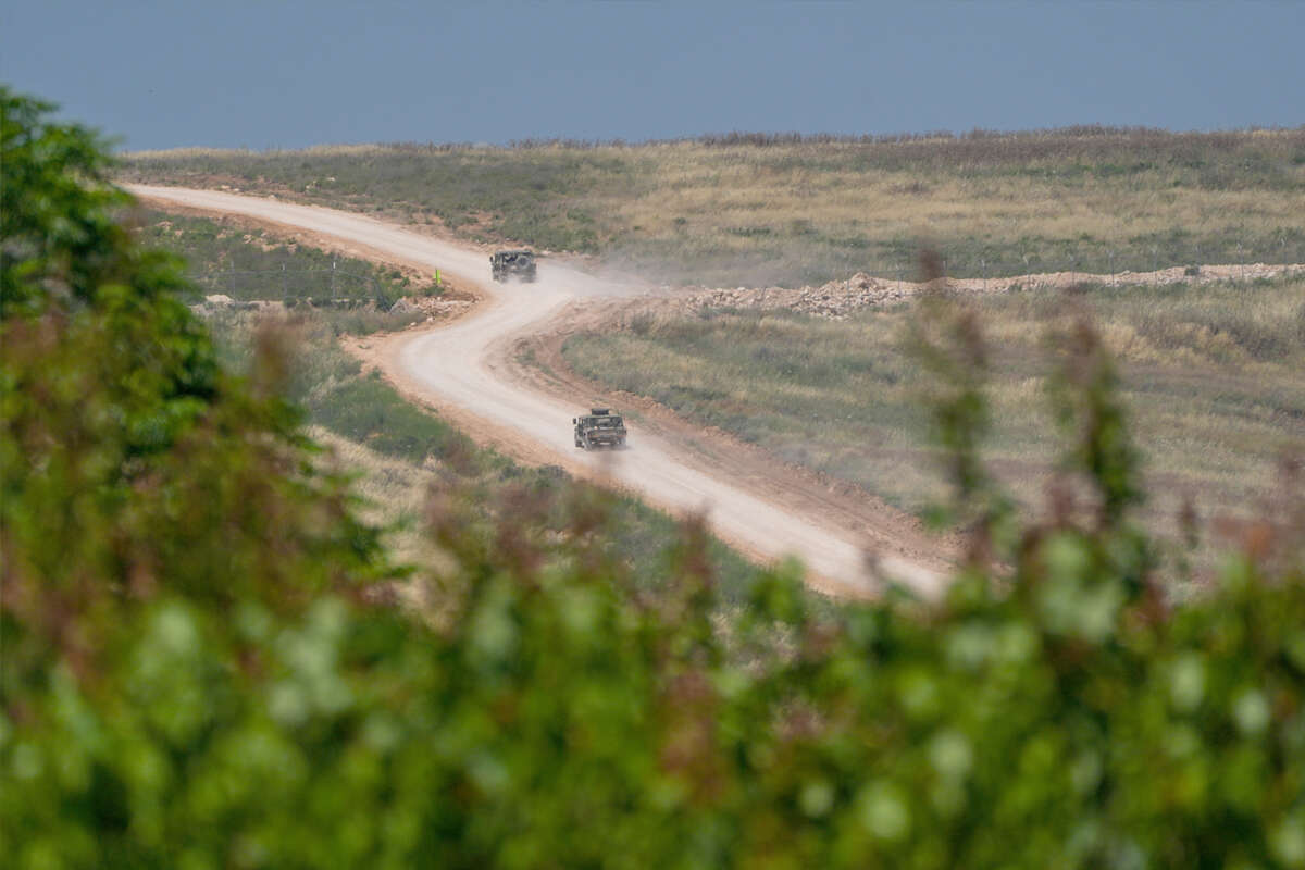כוחות צה"ל בכניסה ללבנון. "בכל זירה הציבו אחראי שתפקידו לתווך את המודיעין שזרם מאמ"ן לדרגי השדה" , אייל מרגולין - ג'יני