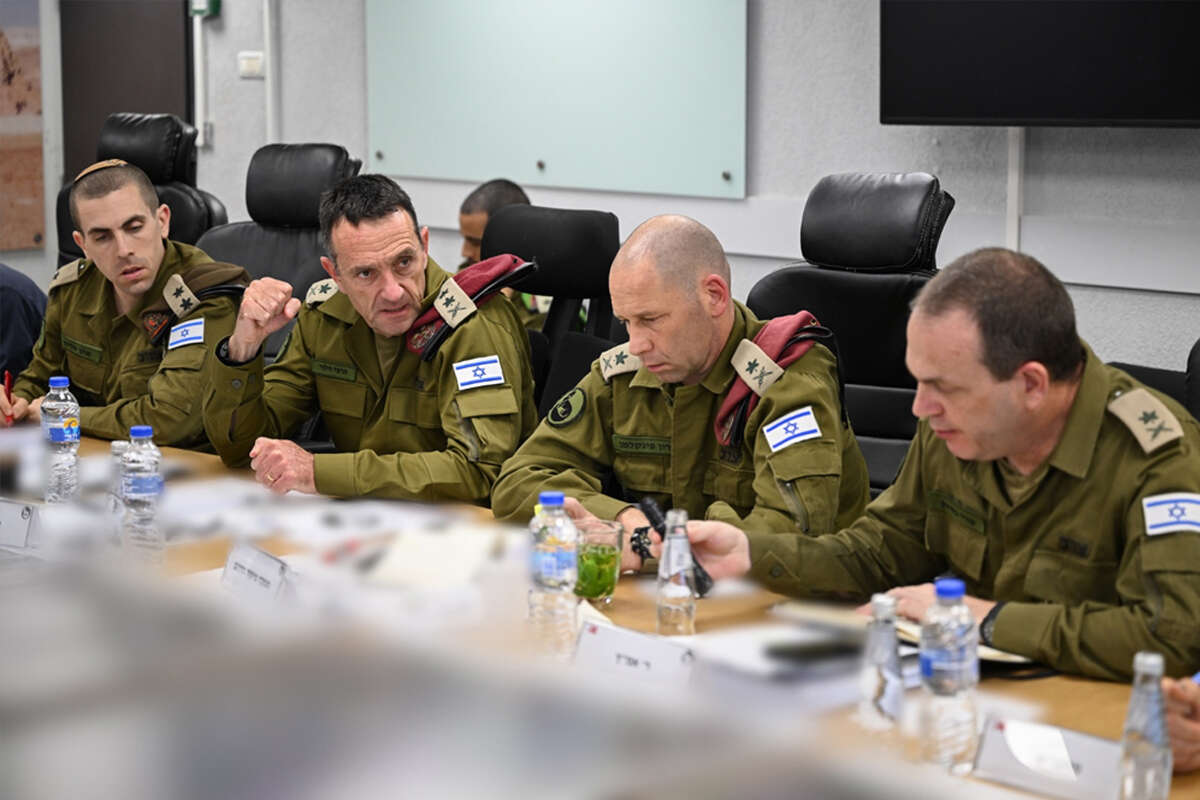 הלוי עם בסיוק, פינקלמן ופלדמן. "לא לחשוב שזה שום דבר" , דובר צה"ל