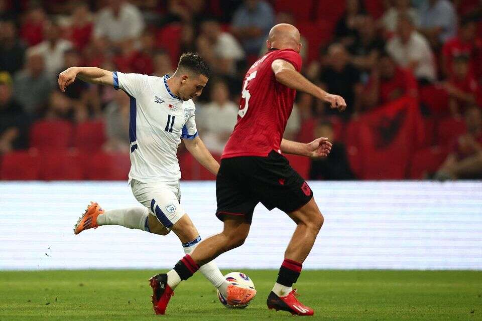 אוסקר גלוך בועט , רויטרס