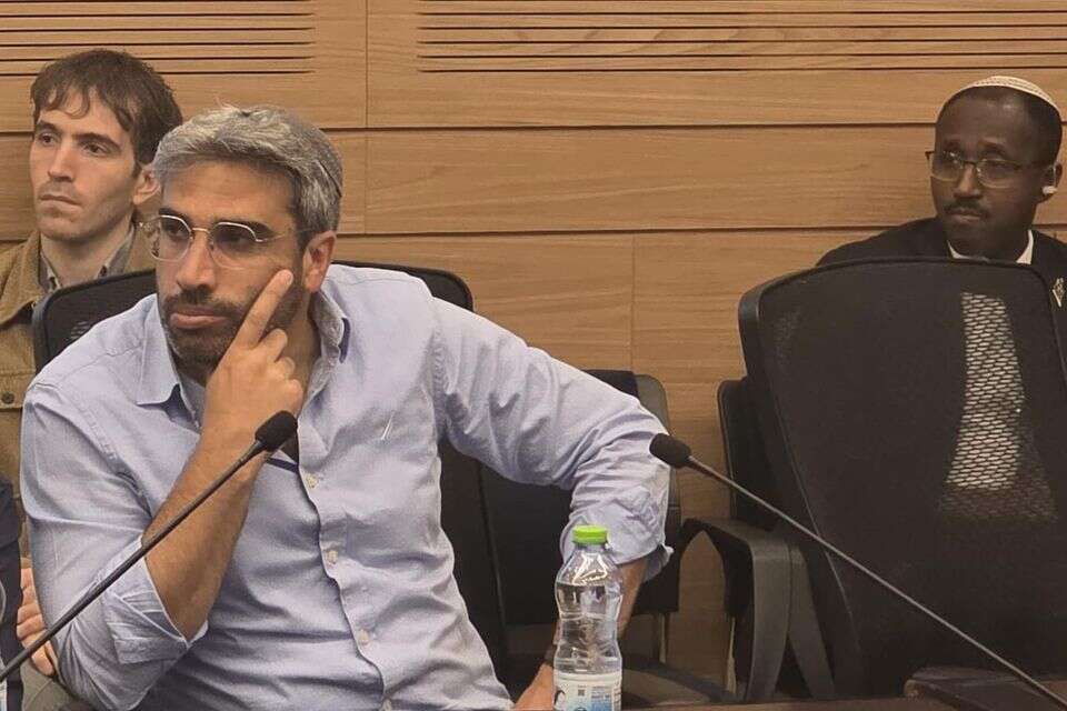 ראש עיריית אריאל, יאיר שטבון , ללא