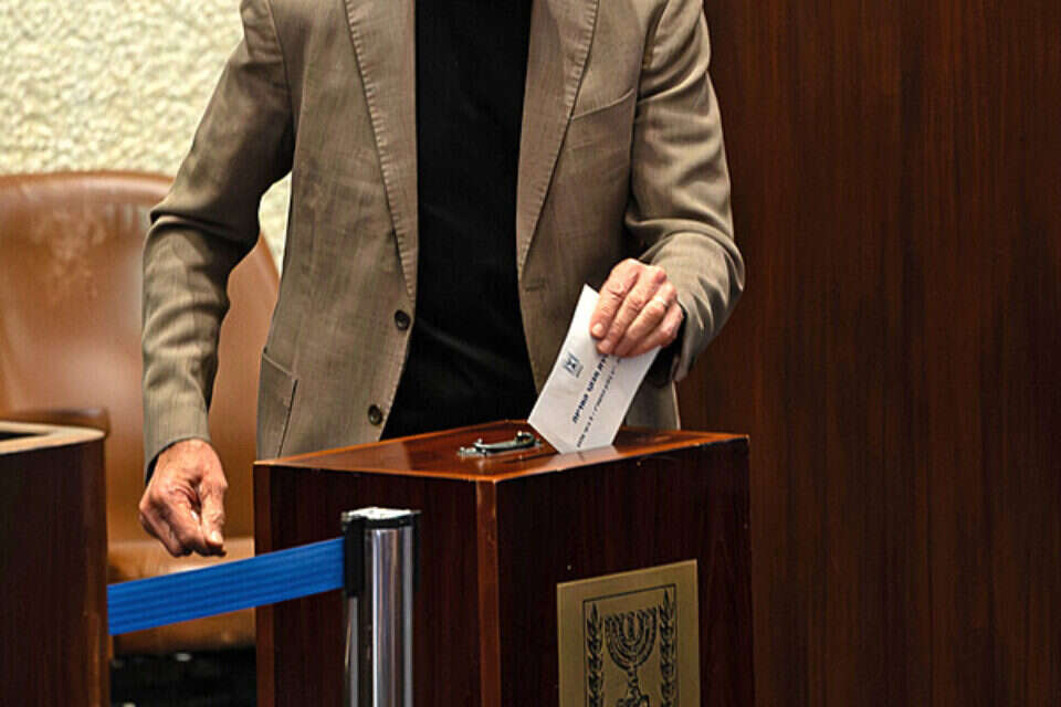 הצבעה למבקר המדינה , אורן בן חקון
