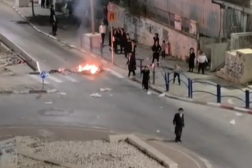 הפגנת חרדים בבית שמש , השימוש נעשה לפי סעיף 27א' לחוק זכויות יוצרים