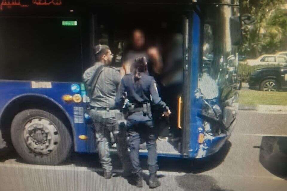 מעצר החשוד בגניבת אוטובוס , דוברות המשטרה