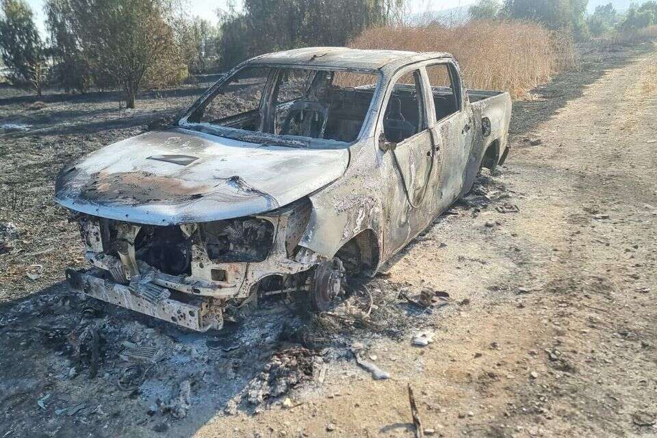 שריפת הענק בירדן שפגעה ב-100 כלי רכב הוצתה ככה"נ בשל סיגריה , דוברות כב"ה