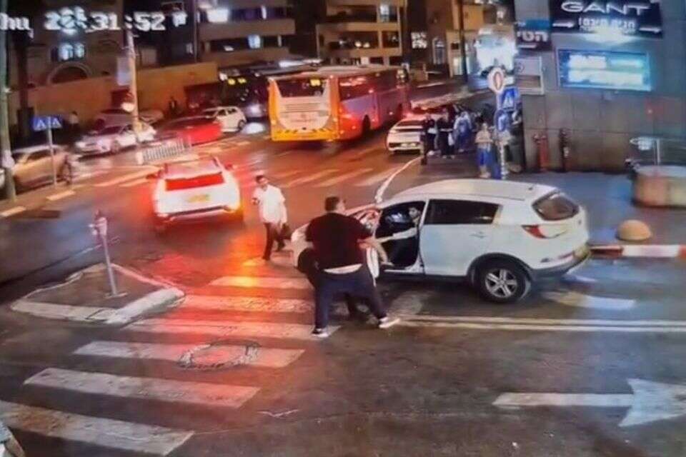 תקף נהג בכביש , הפרגוד / לפי סעיף 27א
