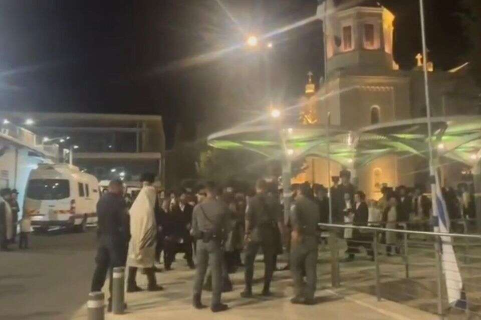 מפגינים חרדים במגרש הרוסים בירושלים , דוברות המשטרה