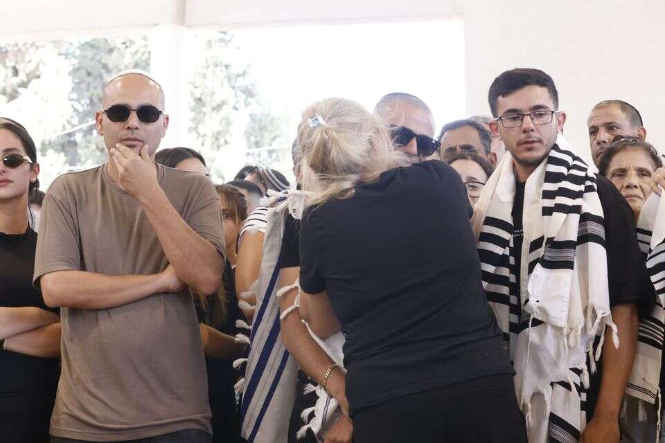 הלוויתו של ישי לוי ז"ל , יהושע יוסף